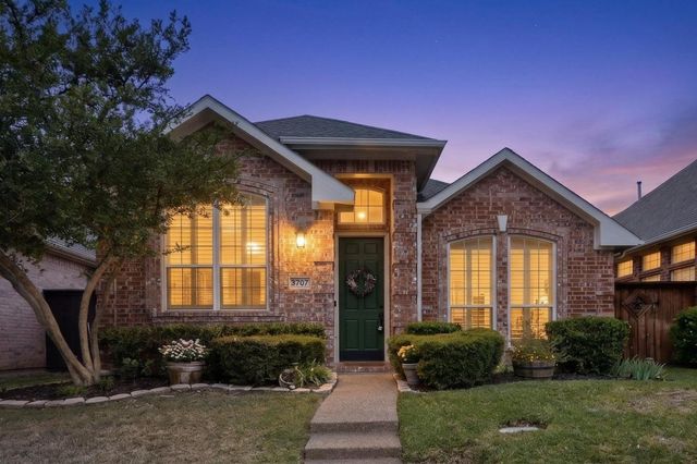 8707 Wellington Rd — Beacon Hill Village Ph B