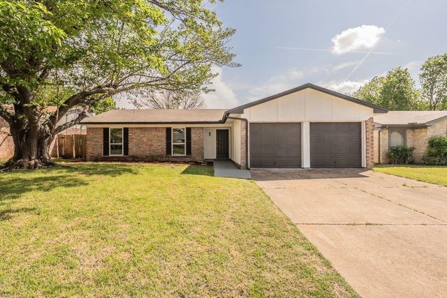 228 Blair Ln — Spring Meadows Add