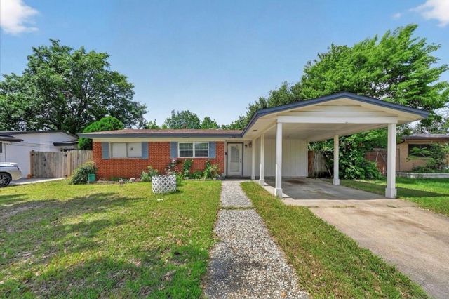 1403 Beacon Hill Dr — Texana