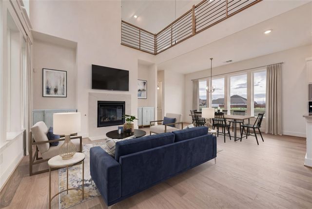 211 Golden Run Dr — Edgewater