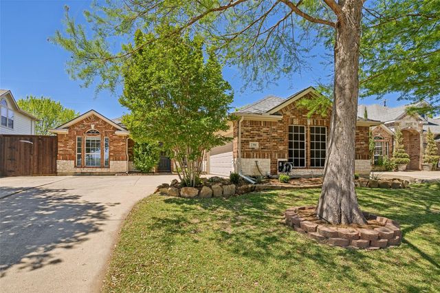 2301 Trickling Creek Dr — Creek Valley 01