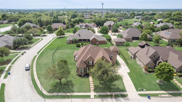 925 Lorene Dr — Collins Estates