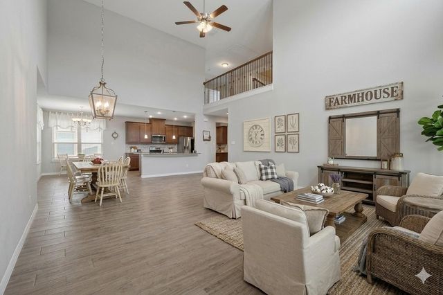 73 River Oaks Blvd — Blue Bonnet Trls Ph 1 2