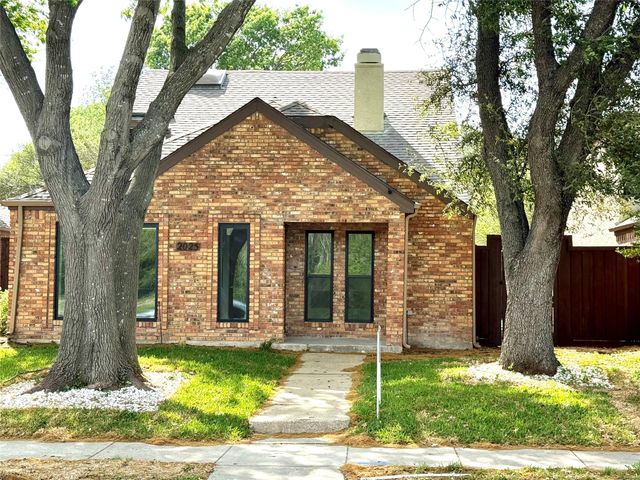 2025 San Miguel Dr — Villas Of Los Rios