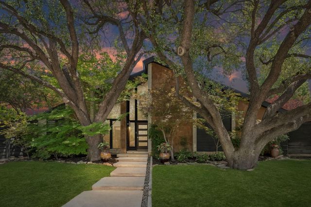 7001 Kingshollow Dr — Prestonwood