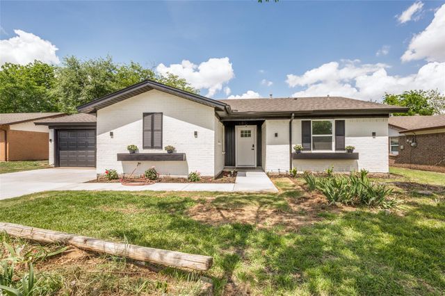1409 Southmoor Dr — Plaza Terrace Add