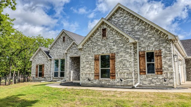 115 Post Oak Way — Hackberry Point