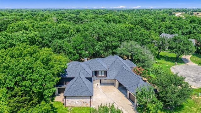 2910 Wellington Dr — Forrest Glen