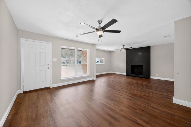 705 Donald Dr — Monica Park 04
