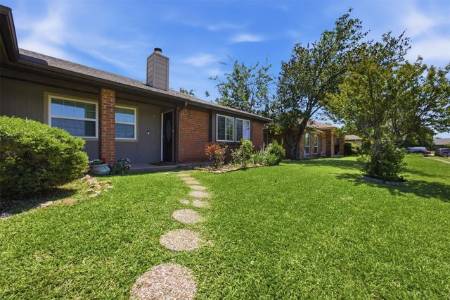2216 Limestone Ln — Schreiber Estates
