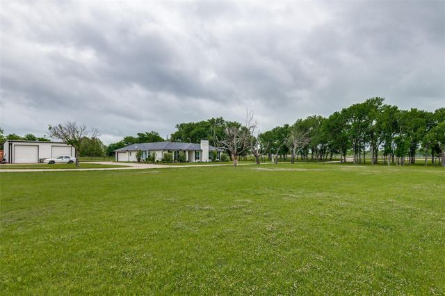 1301 Davis Ln — NA
