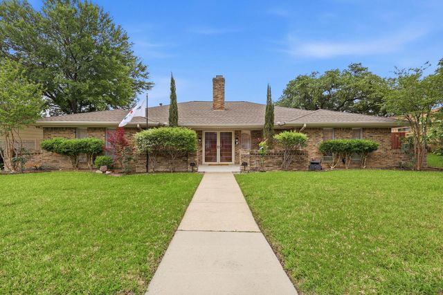 2708 Regal Rd — Cloisters Four