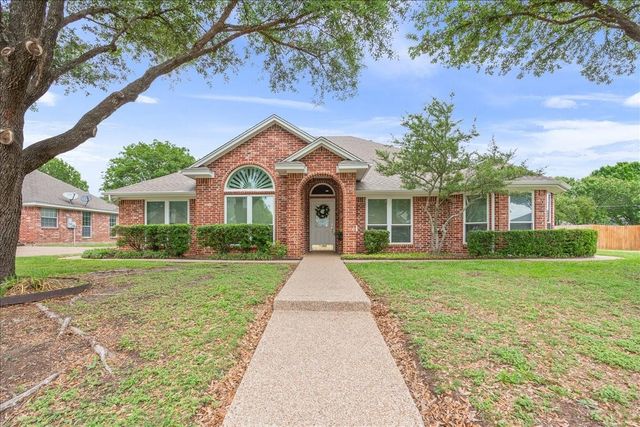 1216 Darbyton Dr — Stoneridge