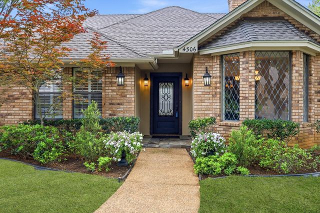 4306 Essex Ct — Huntwick Add