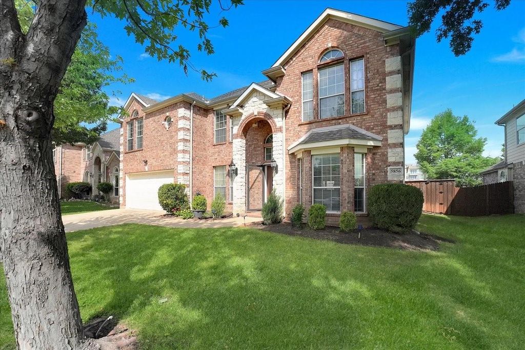 5856 Summerwood Dr, Grand Prairie, TX 75052 - photo 3