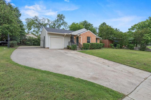 301 Meadowbrook Dr — Clubview Add