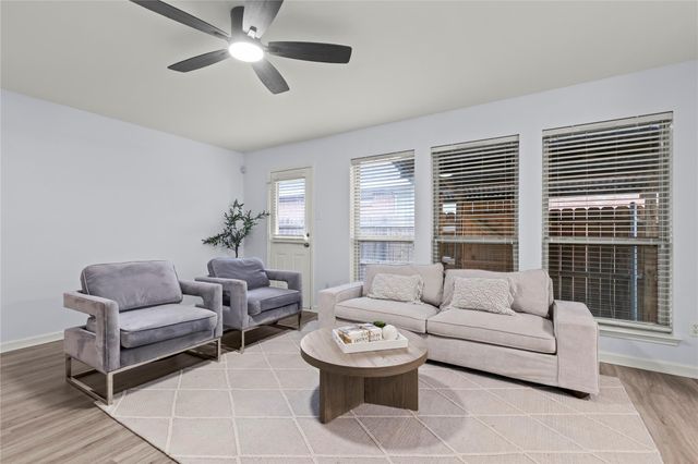3028 Casa Bella Dr — Parks At Susan Drive The