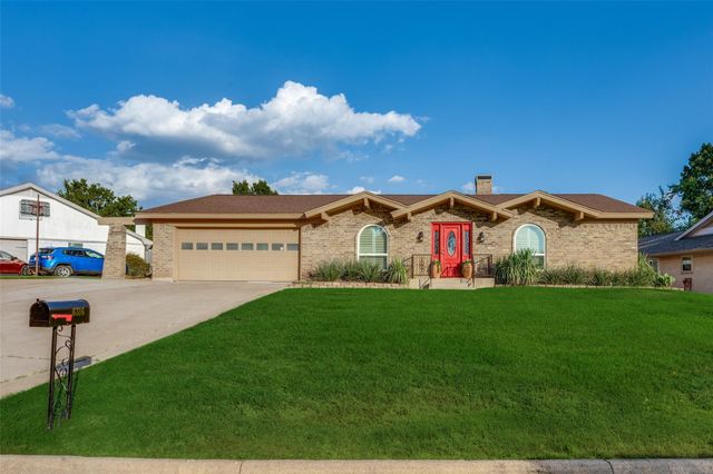 6316 Tosca Dr — Diamond Oaks East Add