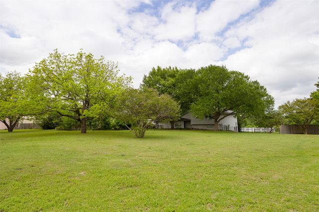 2121 E Pecan Ln — Yes
