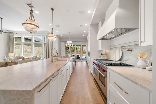 3883 Newman Blvd — Newman Village