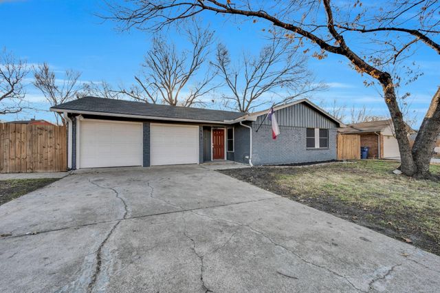 512 Virginia Ave — Red Bud Hill