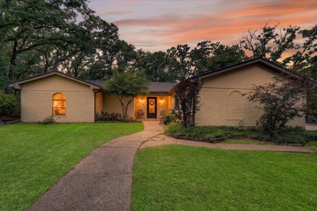 5714 Cherrywood Ln — Lake Hill Estates Add