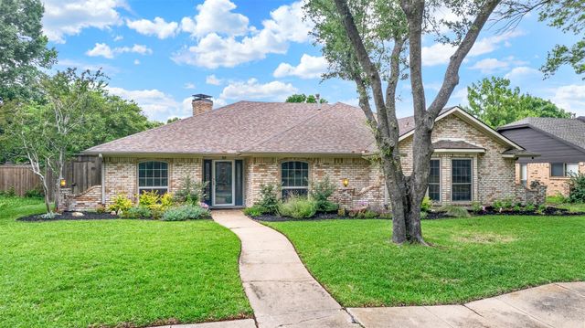 317 Faircrest Dr — Glenbrook Meadows