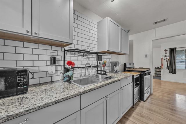 419 Joyce St — Clubview Add