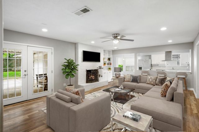 1804 W Cedar Elm Dr — Fielder Place