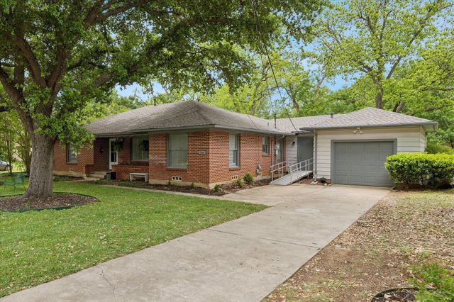 206 S Davis Dr — Medlin, Owen Survey