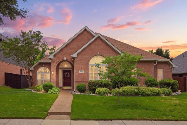 4012 Eastleigh Dr — Stonehaven Place South Ph One