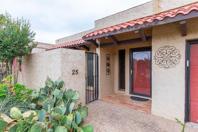 25 Tamarisk Cir — Fairways