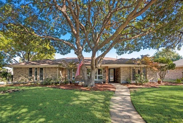 1616 Cloister Way — Cloisters