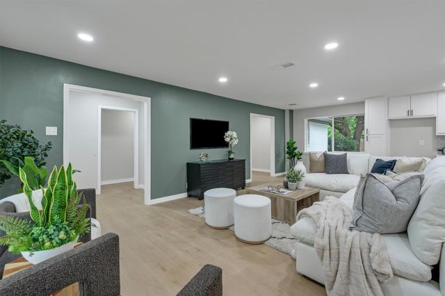 4815 Kelman St — Ridgewood Park Add