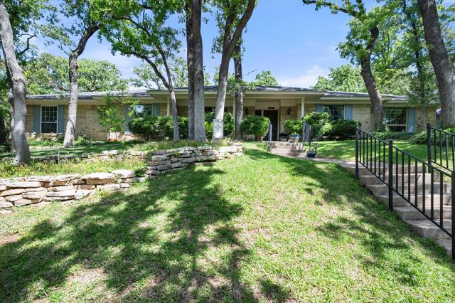 2213 Shadywood Ct — Tanglewood Add