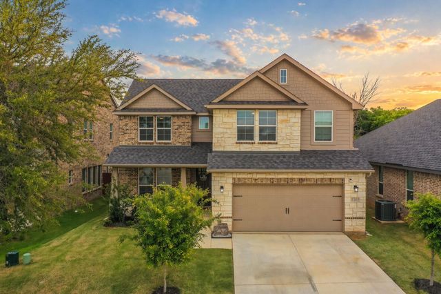 1303 Hickory Ct — HICKORY PLACE ADDITION, F-495