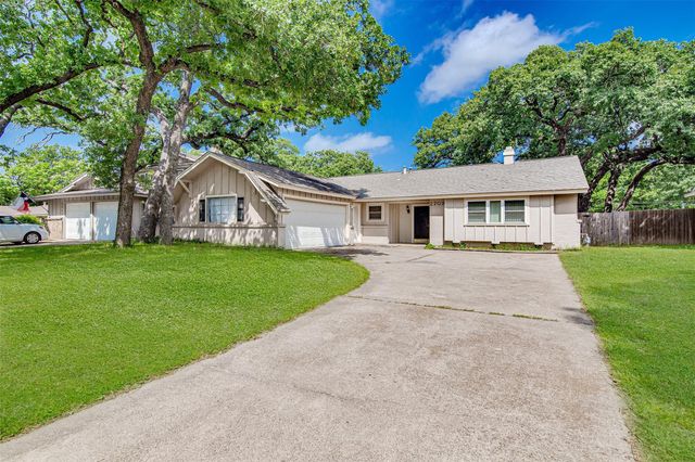 2709 Norwood Ln — Woodland West Add