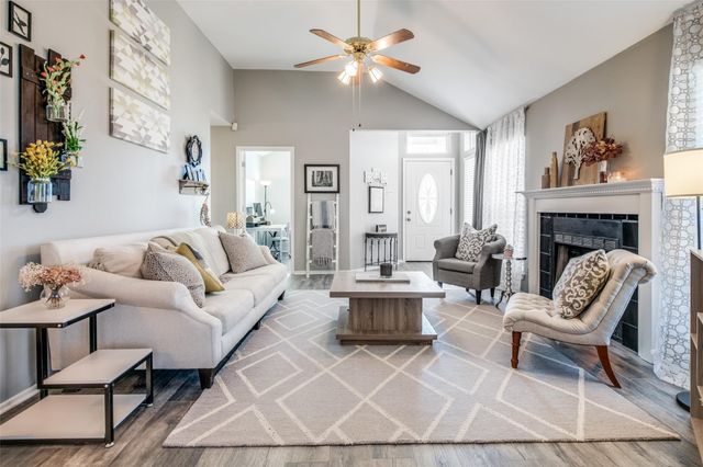 10222 Quest Dr — Kings Ridge Add Ph II