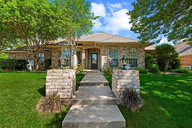 6004 Lakehurst Dr — Waterwood Estates