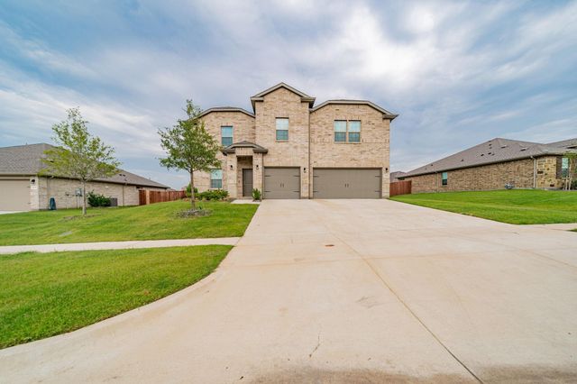 1229 Windsong Dr — Stonehill
