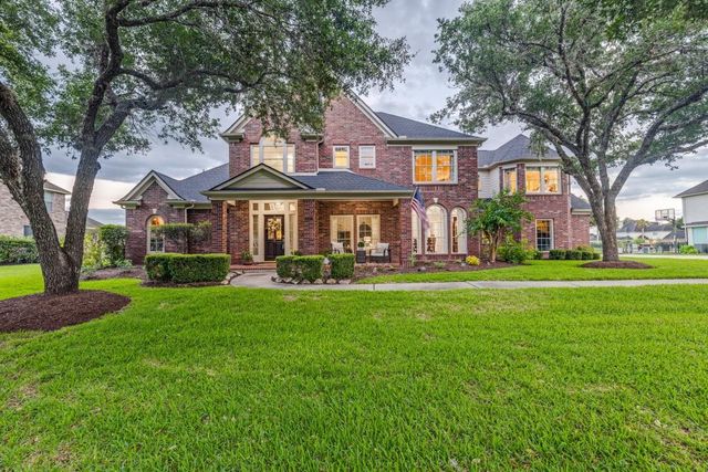 511 Royal Lakes Blvd — Royal Lakes Estates
