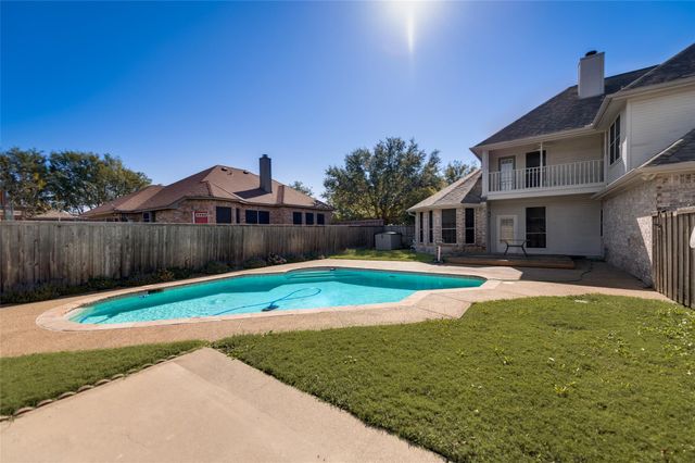 1204 Surrey Cir — Eastridge Add