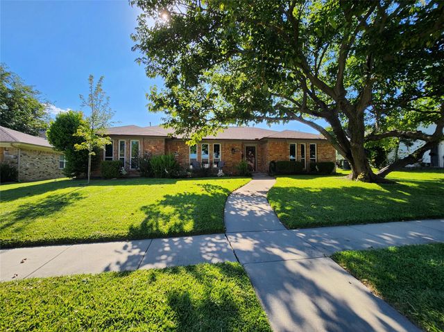 1023 Ridgefield Dr — Dallas North Estates 3rd Instl