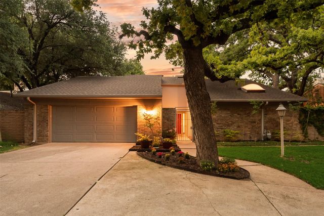 435 W Northgate Dr — Villas 03 Add 02