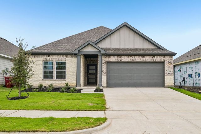2209 Trailside Dr — Hickory Hill