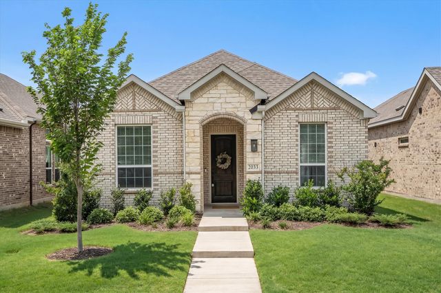 2035 Sherwood Dr — Heritage Park