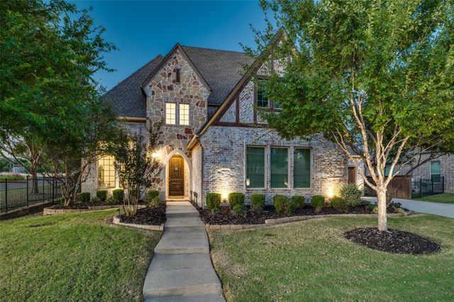 4251 Mesa Dr — Whitley Place Ph 4