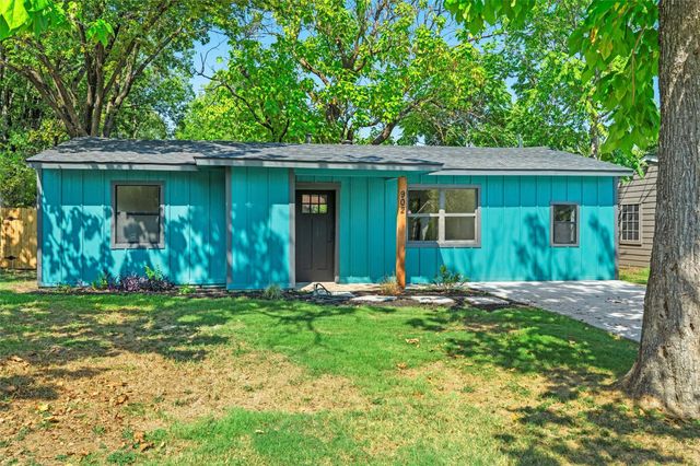902 Skylark Dr — Valley View Add