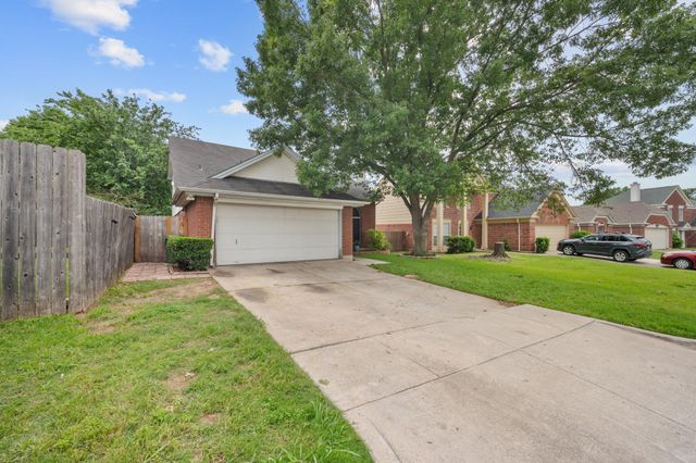 916 Danforth Pl — Collingwood Village
