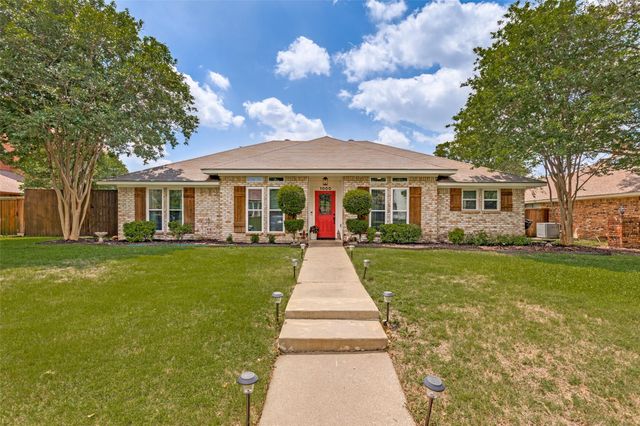 1000 Mellville Dr — Greenhollow Estates